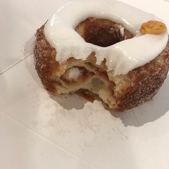 Meet your Posher, Alexandra - Picture 1 of 1